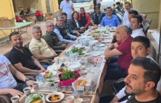 Türkdoğan esnaflarla kahvaltıda buluştu