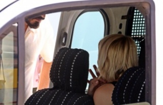 Zincir marketten iç çamaşırı çaldı, yakalanınca...