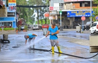 Alanya Belediyesi'nden sanayide hafta sonu temizliği