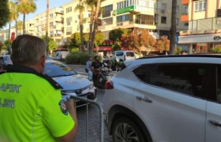 Alanya'da polisi gören yönünü değiştirdi