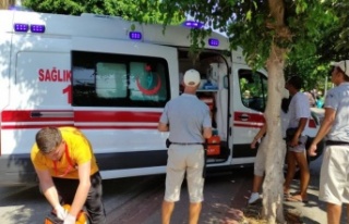 Alanya'da serinlemek için denize giren Alman...