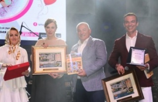 Alanya, Ela bebek için Zuhal Olcay konserinde buluştu