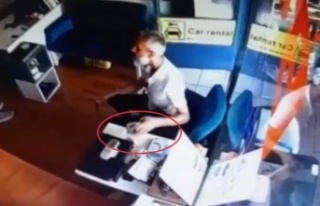 Alanya’da masanın üzerindeki telefonu saniyeler...