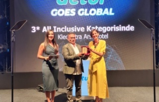 Alanyalı turizmci Ali Boz'u gururlandıran ödül