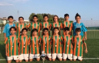 Alanyaspor U12 Takımı namağlup şampiyon oldu