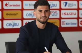 Antalyaspor’un yeni transferi Soner Aydoğdu resmi...