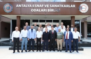 Başkan Böcek: “Her zaman esnafımızın yanındayız”