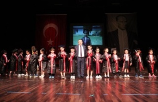 Büyükşehir Belediyesi kreş minikleri kep attı