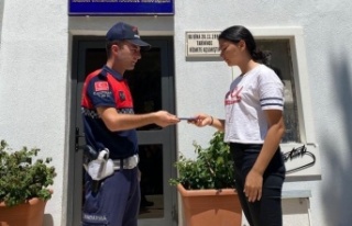 Çalınan cep telefonu sahibine teslim edildi