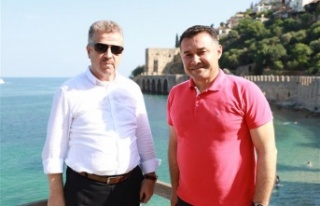 Gaziosmanpaşa Belediye Başkanı Usta ve yönetiminden...