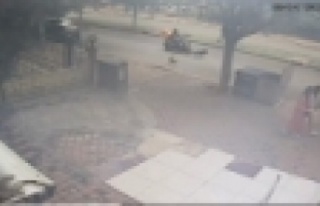 Kediden kaçan köpeğe motosiklet çarptı, o anlar...