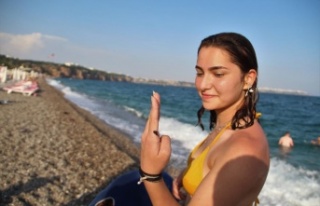 Konyaaltı Sahili’nde denize girenlerin üstüne...