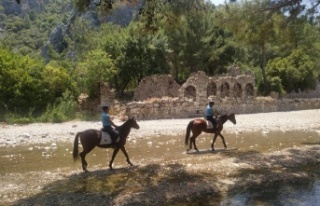 Olympos ve Adrasan’da atlı birlikler göreve başladı