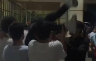 Omuzlarına alıp havaya fırlattıkları asker adayını...