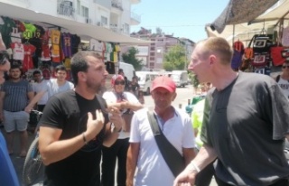 Saat çalan Rus turist aileye esnaftan suçüstü