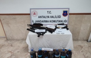 Umuma açık 5 işletmede ruhsatsız 2 tabanca, 5...