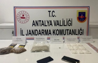 Üzerlerinde uyuşturucuyla yakalandılar