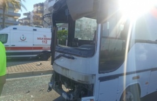 Alanya'da otel servisleri çarpıştı: 12 yaralı