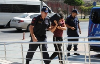 Alanya’da şüpheli şahsın çantasından uyuşturucu...