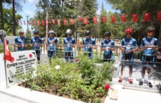 Alanyalı sporcular Ömer Halisdemir için pedal çevirdi