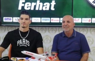 Alanyaspor, Zinedine Ferhat’ı 2 yıllığına renklerine...