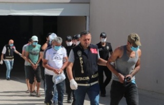 Antalya’da eş zamanlı operasyon: Aranan 49 şahıs...