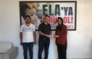 Arslan 50 bin TL'yi Ela'nın ailesine teslim...