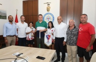 Avrupa Şampiyonu Alanya Yıldızları Hokey Takımı...