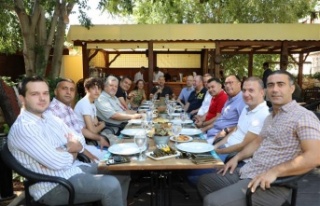 Başkan Yücel Corendon yetkilileri ile bir araya...