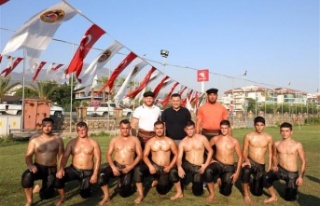Gökbel Güreşleri öncesi pehlivanları Alanya'da...