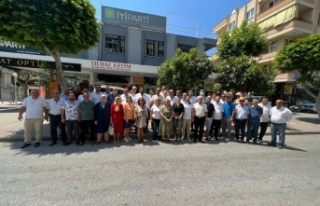İYİ Parti Alanya’da kalabalık bayramlaşma