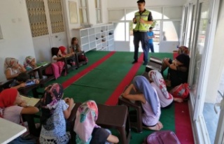 Jandarmadan Kur'an Kursu öğrencilerine trafik...