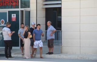 Kız kardeşini darp eden şahsı 15 bıçak darbesiyle...