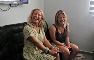 Rus turist takside unuttuğu telefona bir saat içinde...