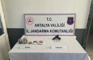 Turistlere uyuşturucu madde satan şüpheli yakalandı