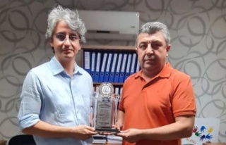 Uğur'dan Başkent'e teşekkür plaketi