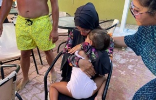 Alanya'da sahilde kaybolan kızına kavuşan anne,...