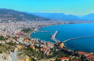 Alanya deprem ile sallandı