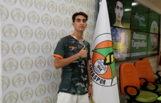 Alanyaspor'a Faslı orta saha