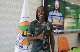 Alanyaspor, Fransız Arnaud Lusamba'yı renklerine...