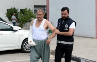 Annesini yastıkla boğarak öldürdü