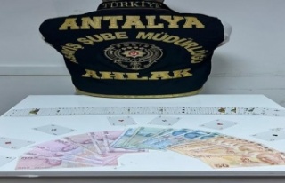 Antalya'da kumar operasyonu: 8 kişiye 14 bin...