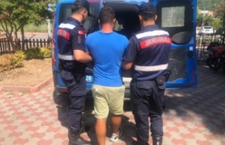 Antalya’da 8 farklı suçtan aranan firari yakalandı