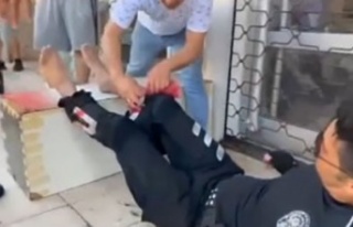 Antalya’da kavga ihbarına giden 2 polis silahla...