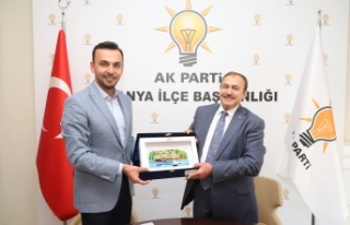 Bakan Eroğlu'ndan AK Parti Alanya'ya ziyaret