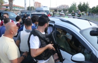 Banka müdürünü rehin alan şahsın yüklü miktarda...