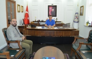 Başhekim Karahan Kaymakam Ürkmezer'i ziyaret...