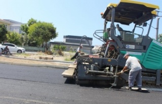 Gazipaşa Kültür Merkezi yoluna sıcak asfalt