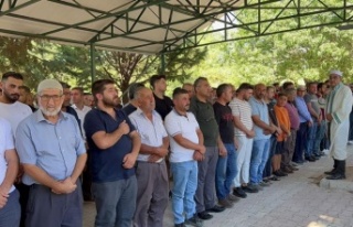 Kazada can veren üniversiteli kızın tabutu üzerine...