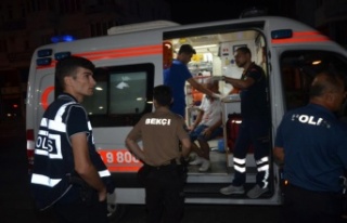 Küfür yüzünden çıkan kavgada birbirlerini yaraladılar